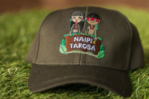 Boné Naipi e Tarobá